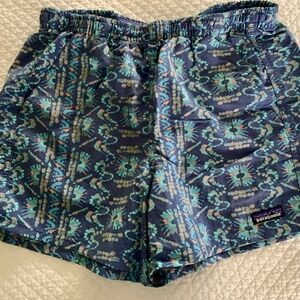 Patagonia Women's Baggies 5"  small